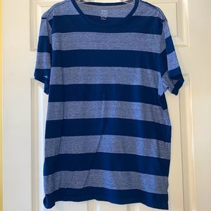 Men’s Old Navy tshirt